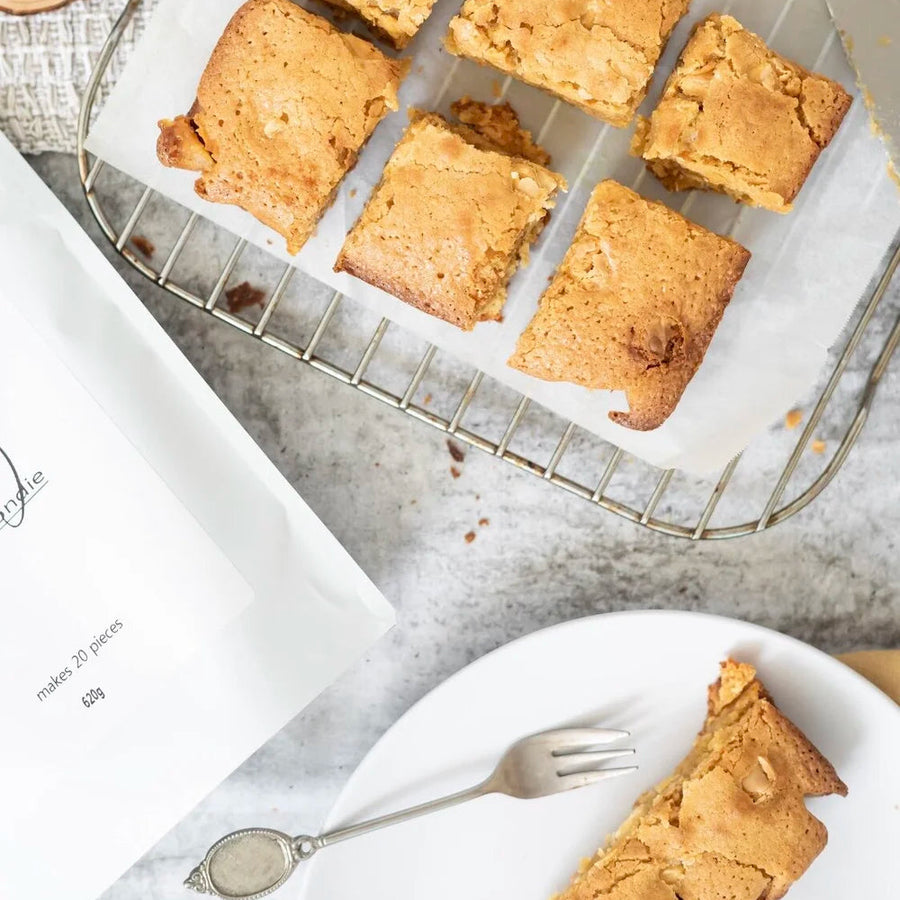 Fudgy White Chocolate Blondie Mix