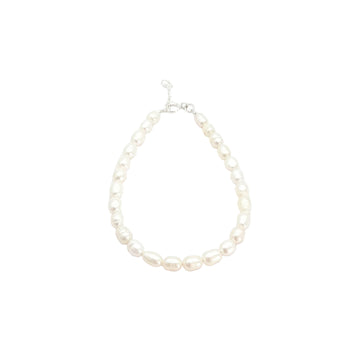 Pearl bracelet on a white background