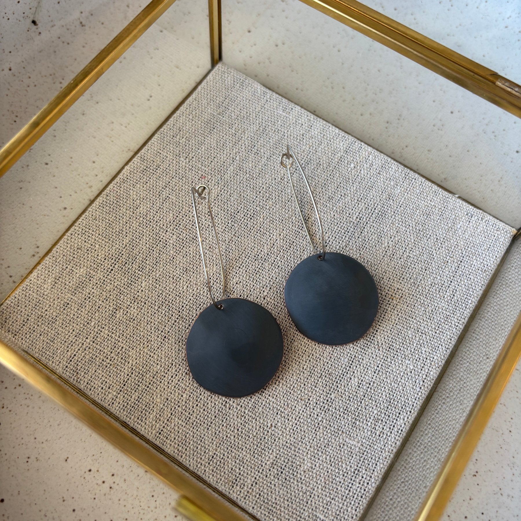 Earrings - Comet Drops love fool Dark Grey