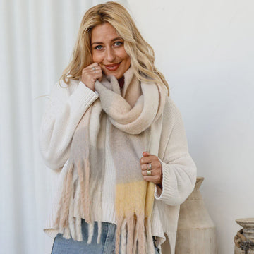 FSS2437 Soft Grey Lemon cOZY sCARF
