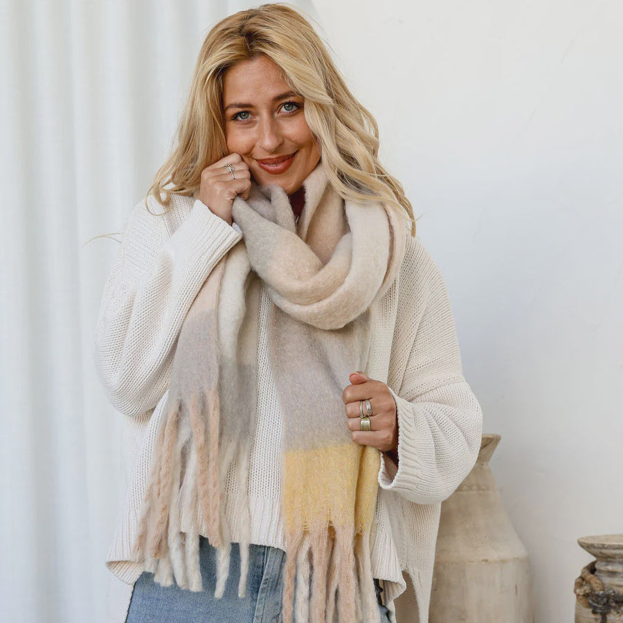 FSS2437 Soft Grey Lemon cOZY sCARF