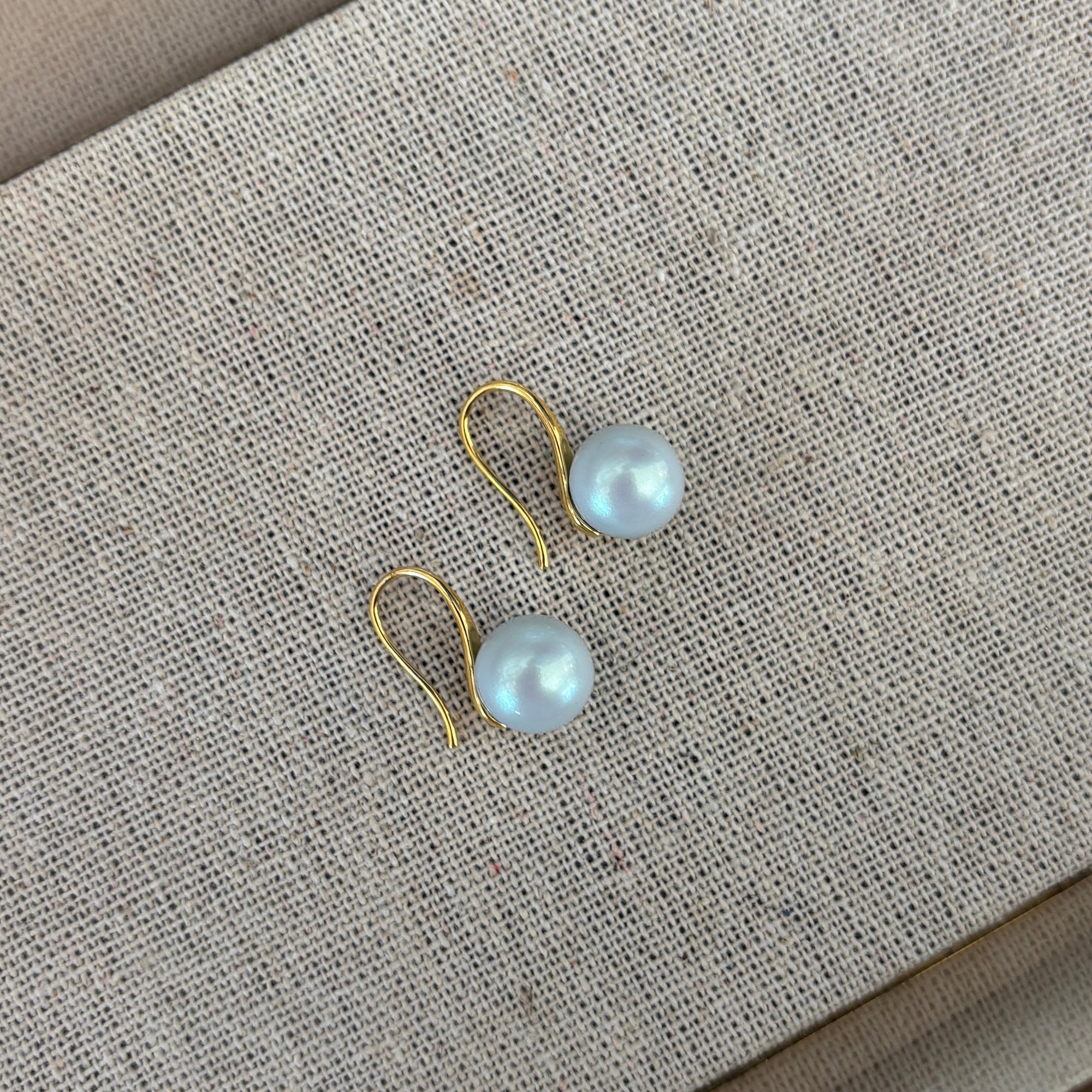 Fashion Earrings - Blue Pearl on Gold Hook*