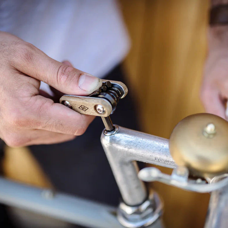 GENTLEMEN'S HARDWARE BICYCLE MULTI TOOL, BLACK