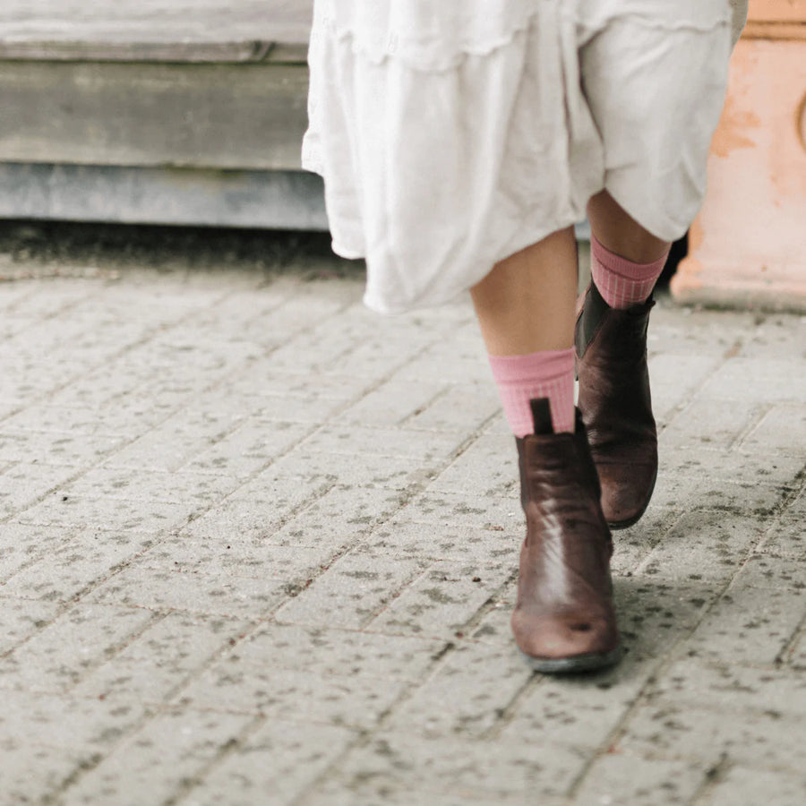 Lamington Merino Womens Crew Rib Vintage pink socks 