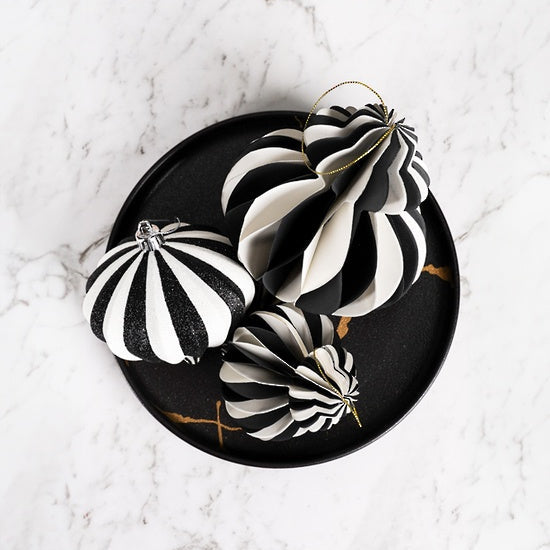 Christmas - Monochrome Paper Finials
