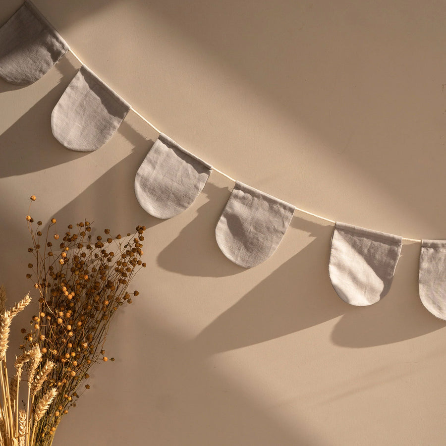 Linen Scallop Bunting - Silver