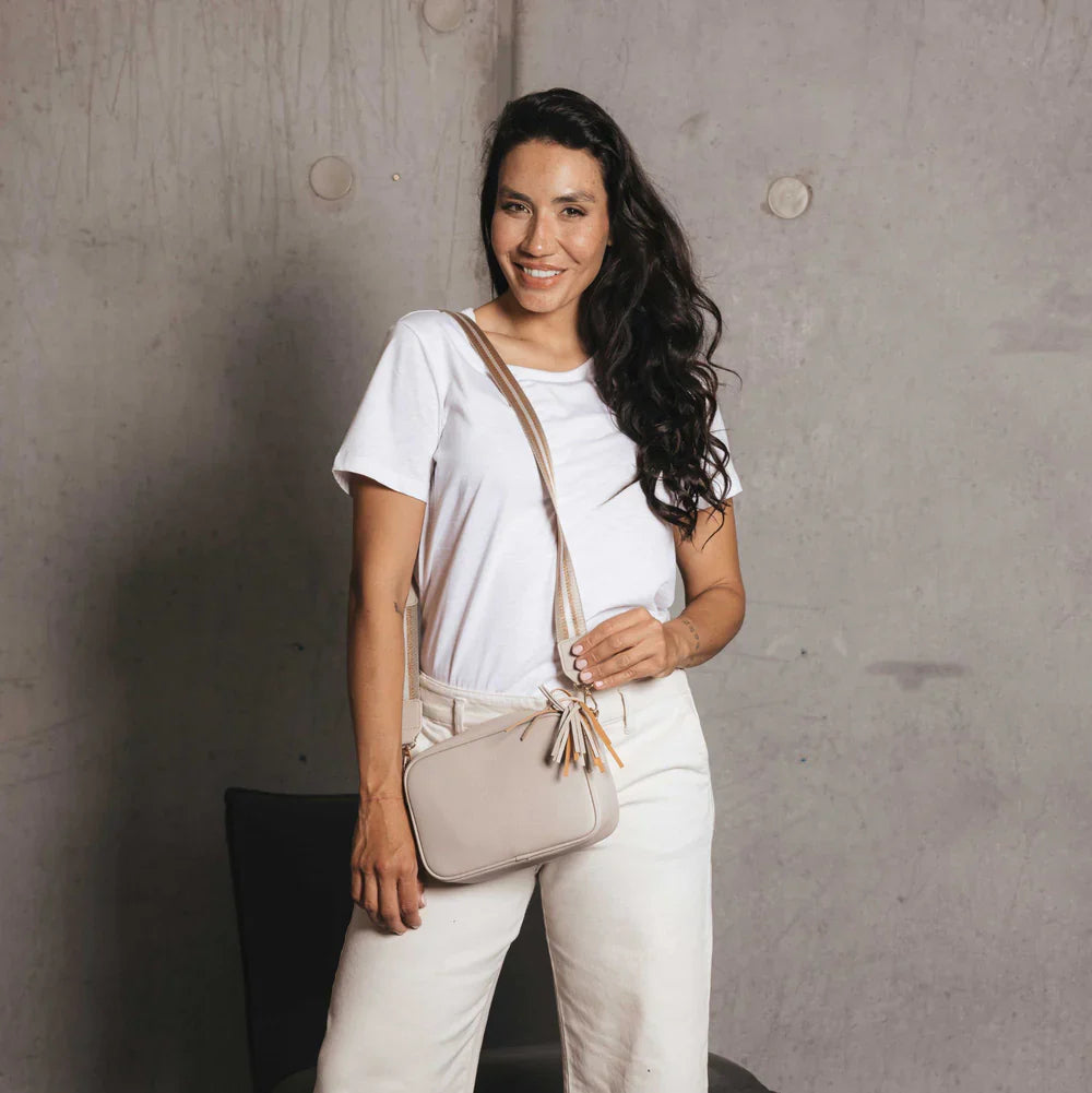 indie oatmeal - black caviar bag