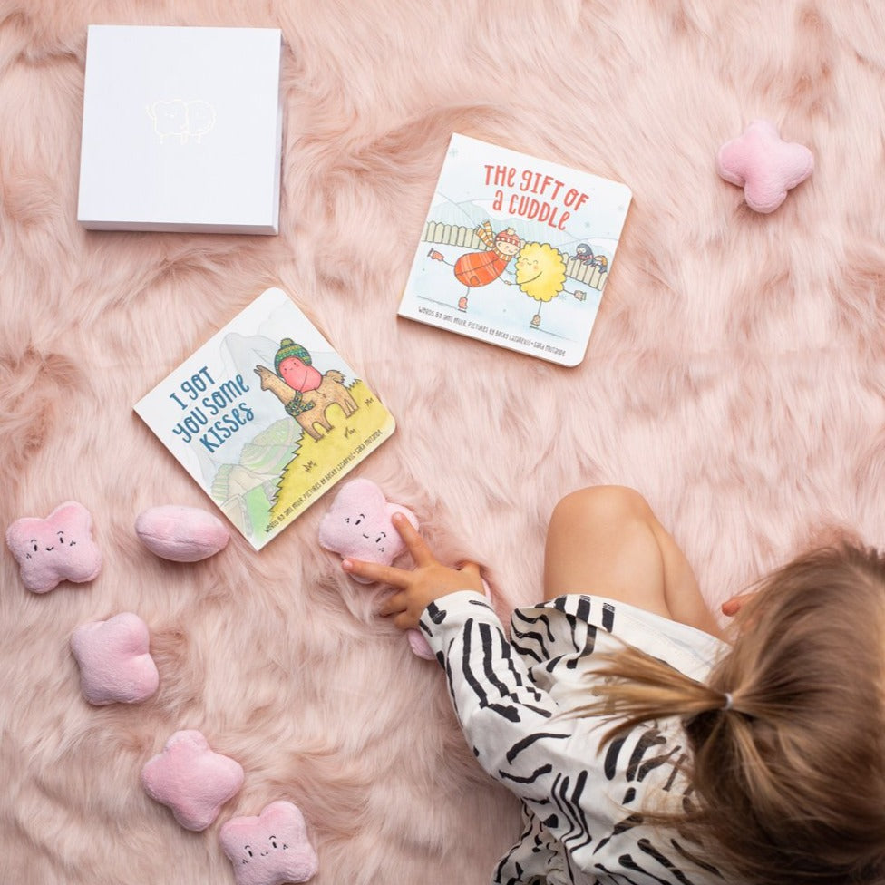 Box Set Cuddles and kisses Ami Muir