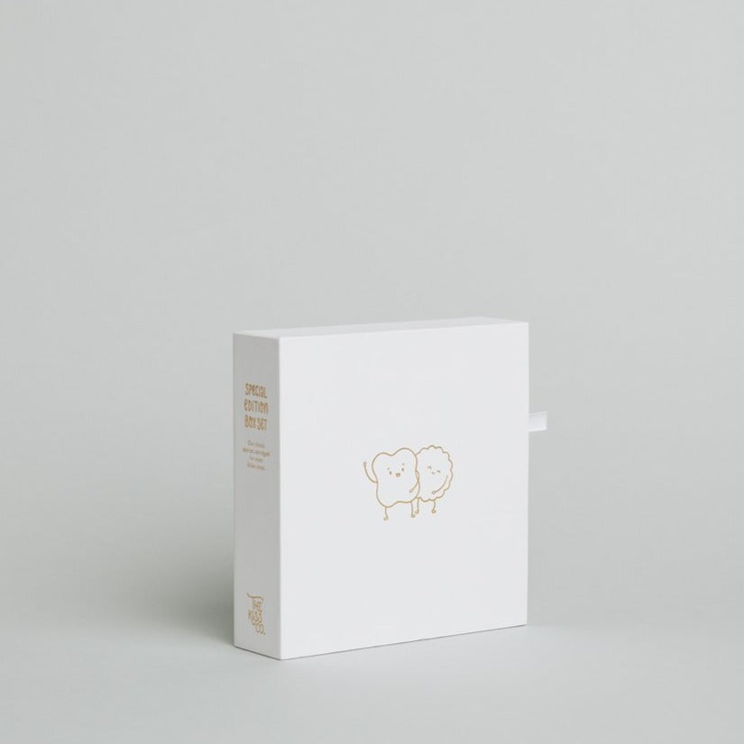 Box Set Cuddles and kisses Ami Muir