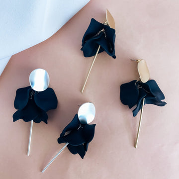 Flora Dangles Earrings - Black