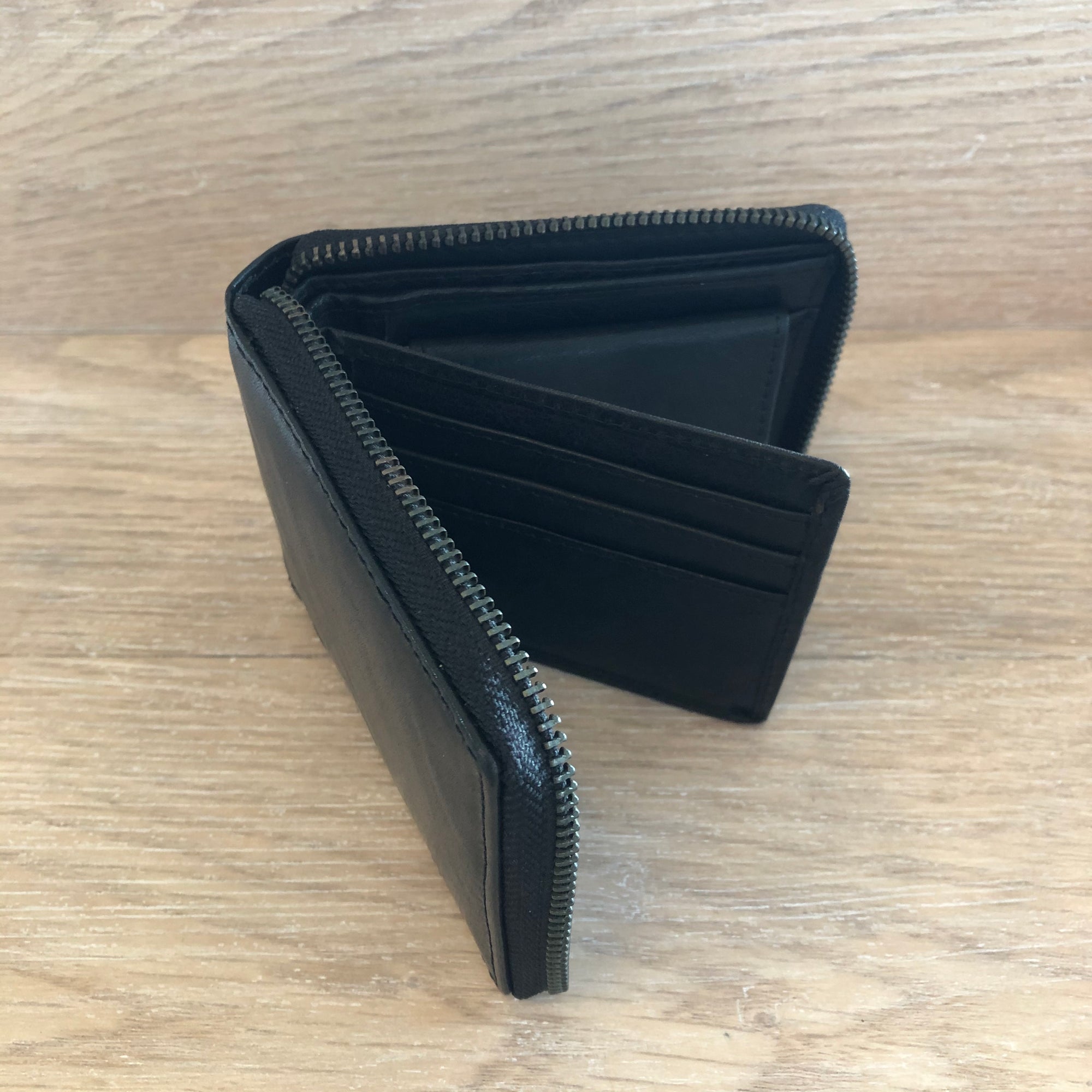 Leather Wallet - Aris Black | Shelf Home and Gifts