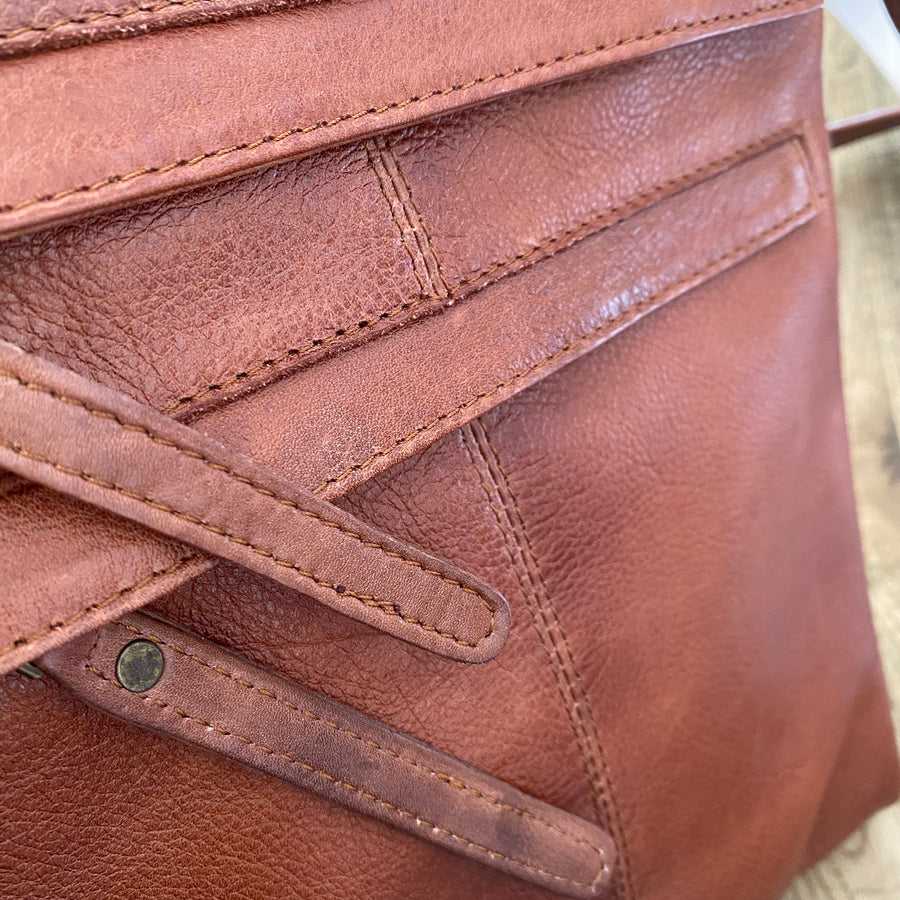 Wendy brown leather bag