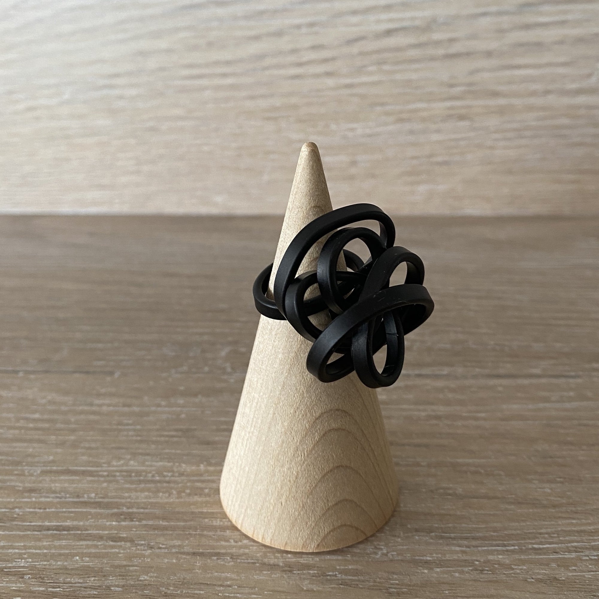 Melko Adjustable Scrunch Ring - Black | shelf home and gifts