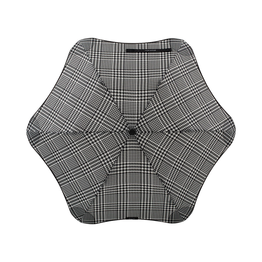 Blunt umbrella houndstooth top view
