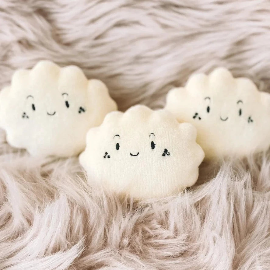 kiss co hide and seek cuddles 